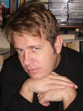NICOLÁS MÁRQUEZ nació en abril de 1975 es periodista abogado y escritor Ha - photo 4