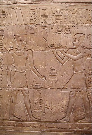 En este bajorrelieve procedente del complejo religioso de Karnak se representa - photo 4