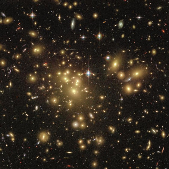 Cumulo de galaxias Abell 1689 Contiene miles de galaxias de todos tipos y - photo 16