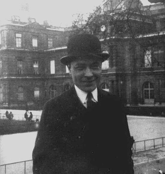 Pla en París en 1920 durante su estancia como corresponsal de La Publicitat - photo 18