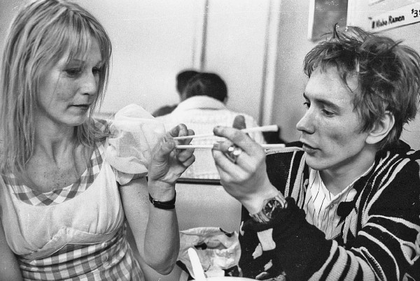 JOHN LYDON alias Johnny Rotten Londres 1956 saltó a la fama a mediados de - photo 4