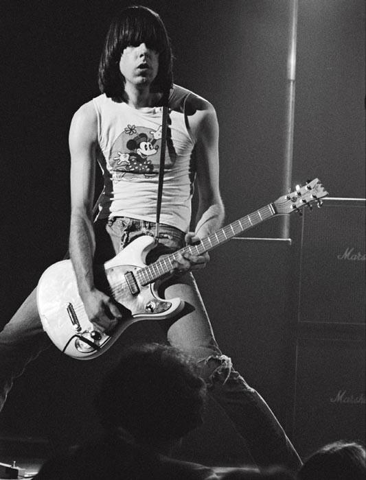 Johnny con los Ramones en el Palladium de Nueva York el 7 de enero de 1978 - photo 7