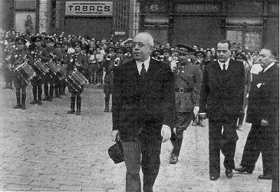 18 de Julio Manuel Azaña y Juan Negrín se dirigen al Ayuntamiento de Barcelona - photo 5