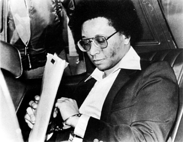 APWide World Photo Wayne D Williams durante su juicio por asesinato en 1982 - photo 9