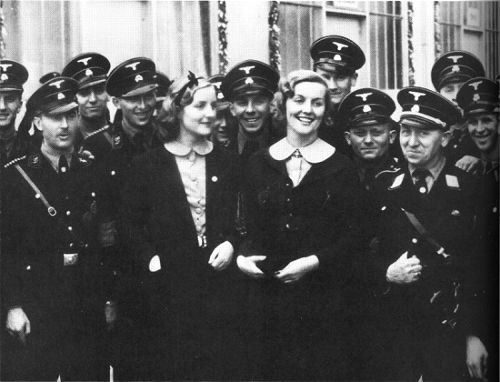 Unity y Diana Mitford en la Alemania nazi 1937 Esmond Romilly y Jessica - photo 9