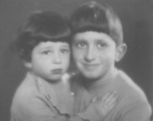 Figura 23 Mi hermano y yo en 1933 Yo tenía entonces 3 años y Ludwig 8 - photo 3